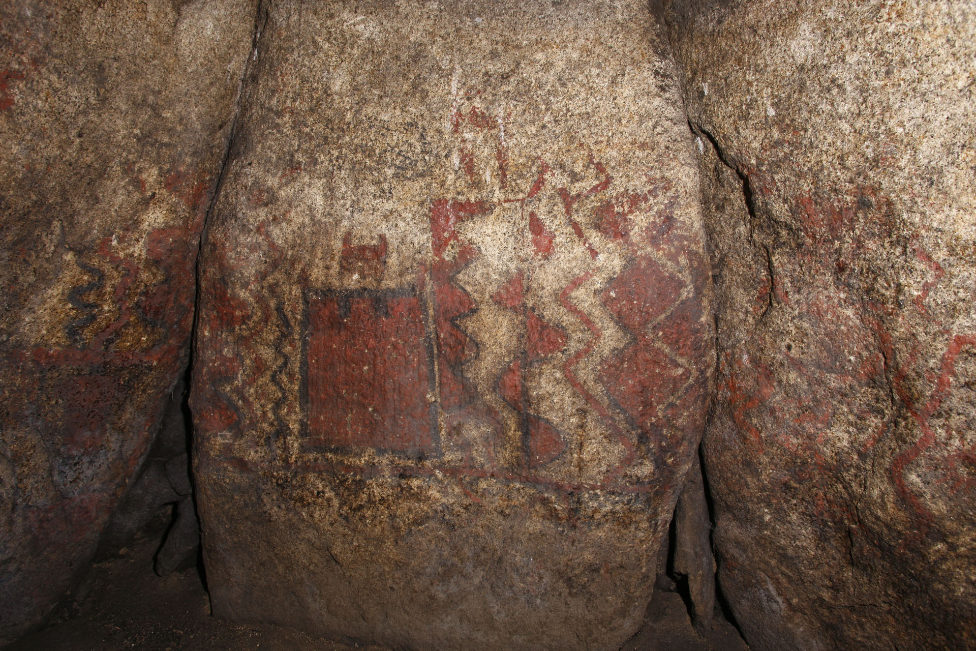 Escapada -  Pedras Sagradas: A arte pintada dos dólmens de Viseu